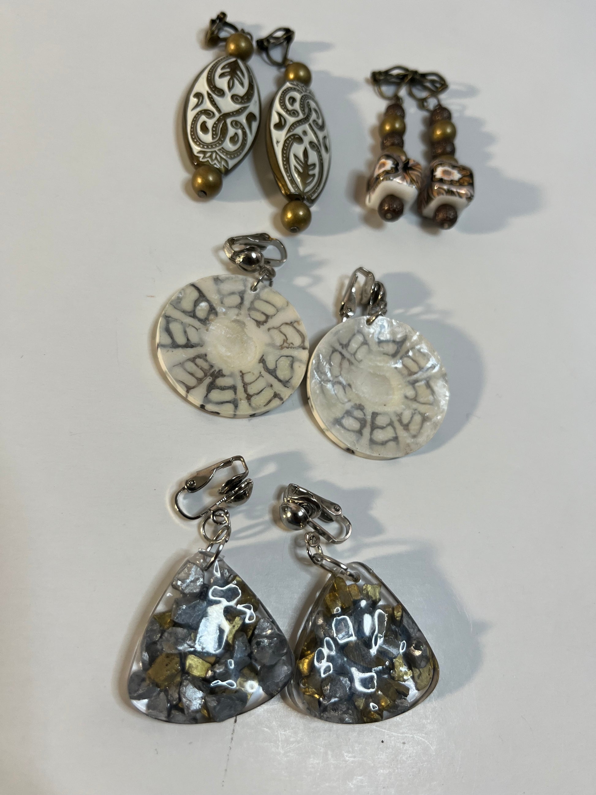 Mother of Pearl Resin Clip On Earrings 4 Pair Dangle2-3" Boho Hippie USA Made F5